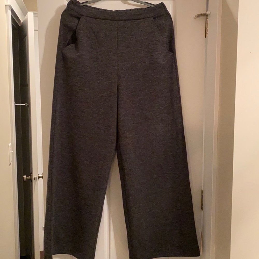 Banana Republic Jersey wise leg pants.